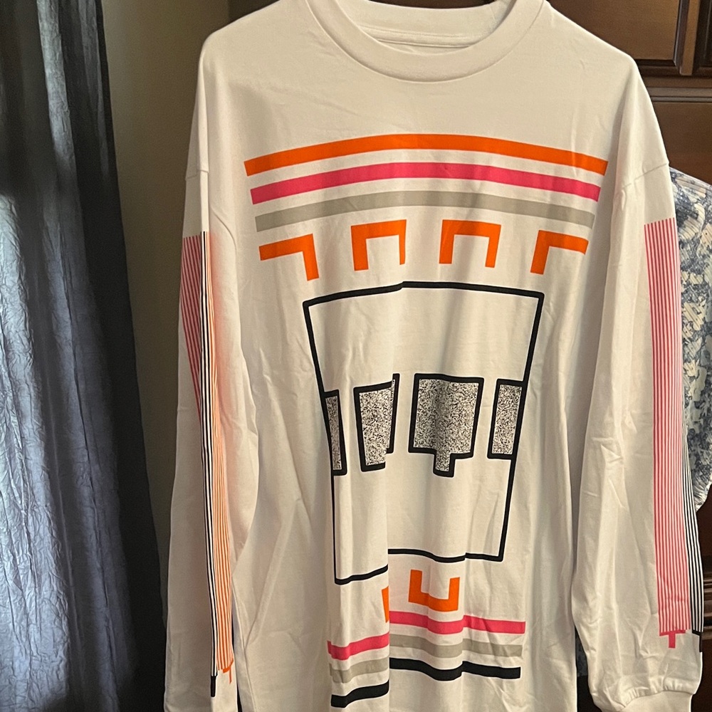 Graphic Long Sleeve Shirt with Geometric Design